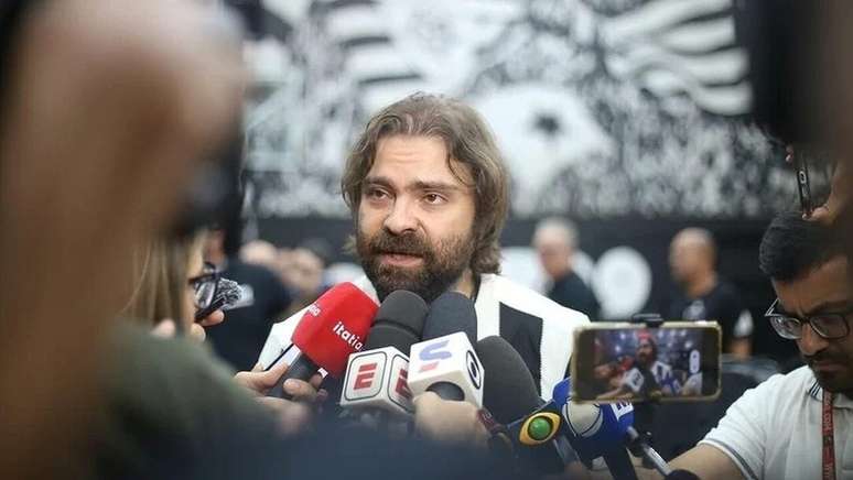 Jo&atilde;o Paulo no dia da elei&ccedil;&atilde;o do Alvinegro-