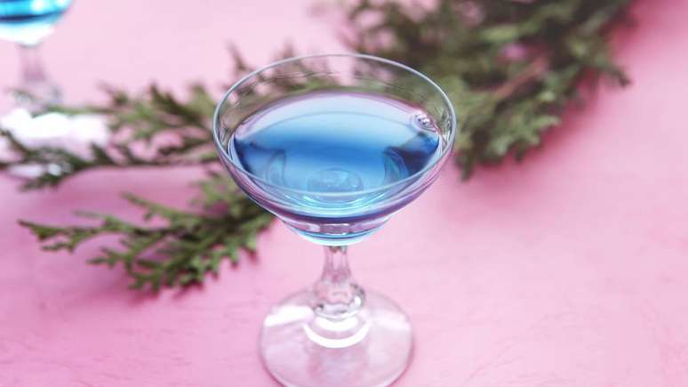 కురాకావో బ్లూ యొక్క అత్యంత అద్భుతమైన లక్షణాలలో ఒకటి దాని తీవ్రమైన నీలి రంగు - depositphotos.com / ohutu.tk.gmail.com