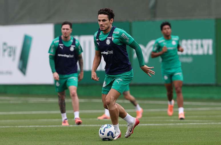 Raphael Veiga deve come&ccedil;ar final contra o Flamengo &ndash;