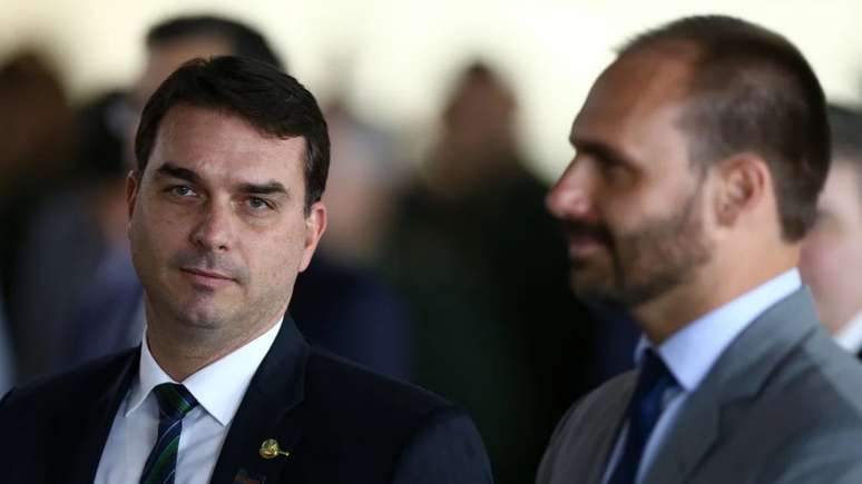 Flávio e Eduardo Bolsonaro (Divulgação)