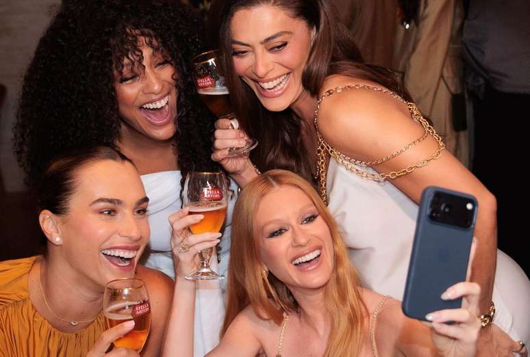 Sheron Menezzes, Juliana Paes, Aryna Sabalenka e Marina Ruy Barbosa 