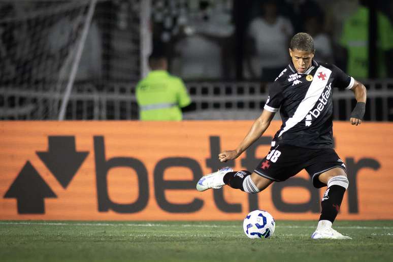 Barros é um dos poucos jogadores do Vasco que se salvam nesta crise. Matheus Lima/Vasco