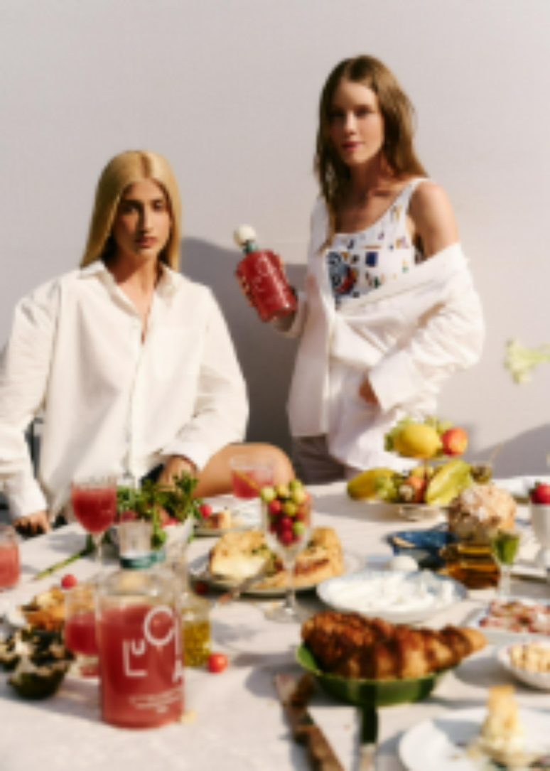 Lucia come&ccedil;ou a ser vendida em 20 de agosto 