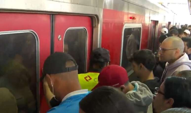 Falha elétrica afeta funcionamento de trens na Linha 11-Coral.