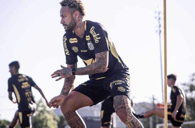 Neymar treinou com proteção no joelho esquerdo –