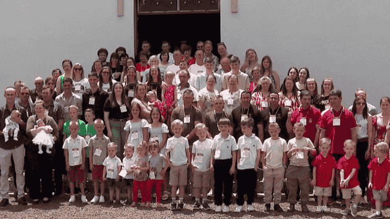 Capital mundial dos gêmeos fica no Brasil e reuniu 100 pares de irmãos; confira