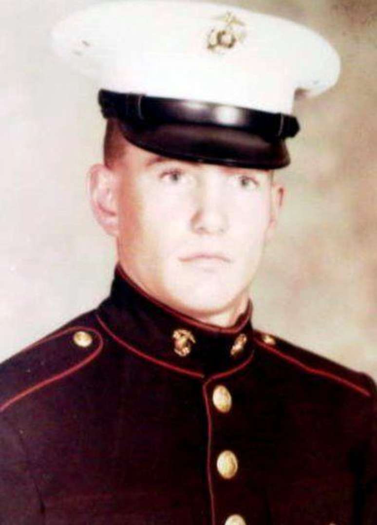 Kevin se alistou acreditando poder fornecer seguran&ccedil;a a Deb e &agrave; filha do casal