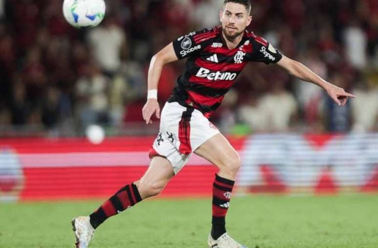 Jorginho entrou no segundo tempo contra o Galo –