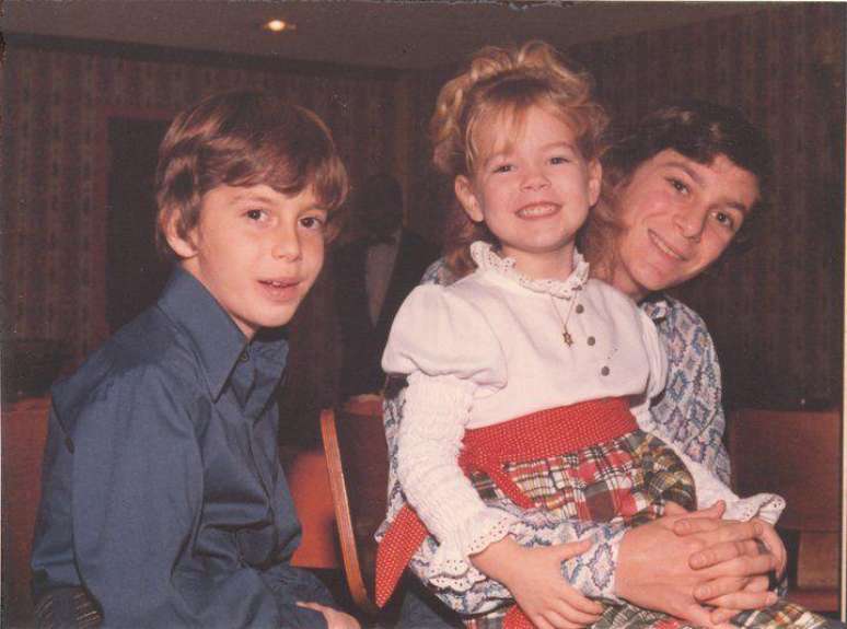 Uma das poucas coisas que Deb sabia sobre sua filha &eacute; que ela tinha quatro irm&atilde;os