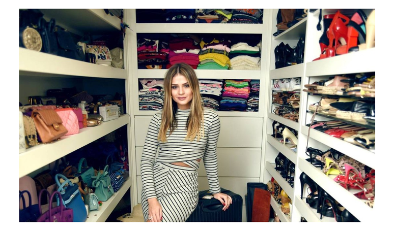 உளவியலின் படி, நீங்கள் அணியாத ஆடைகளை தூக்கி எறிய வேண்டாம் என்பது தான்.