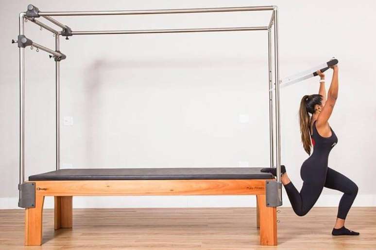 డీప్ స్క్వాట్స్ మీ గ్లూట్‌లను బలోపేతం చేస్తాయి 