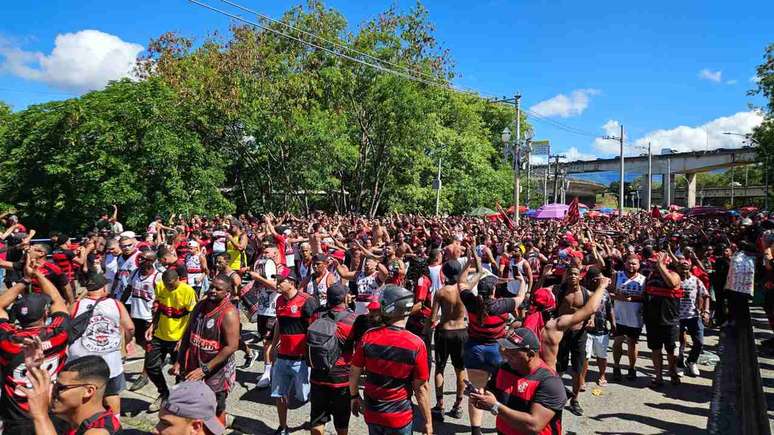 Concentra&ccedil;&atilde;o dos torcedores do Flamengo &ndash;
