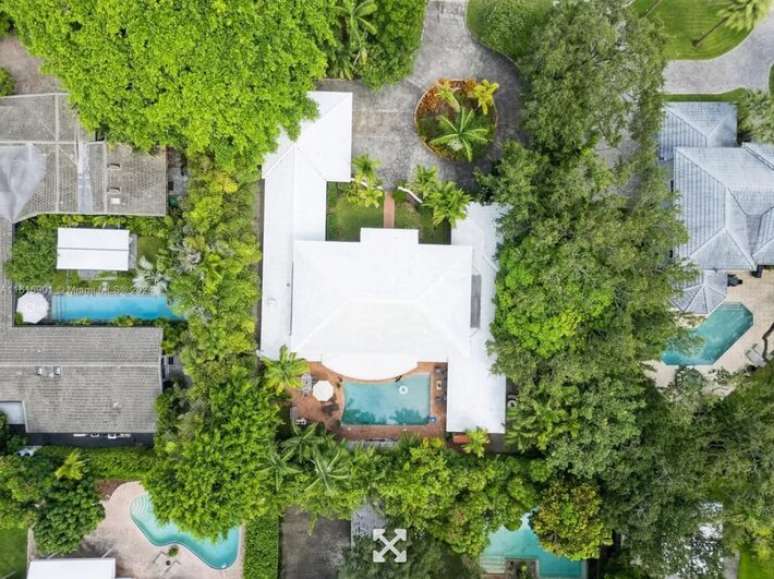 Imagem da mansão que teria sido comprada por Vorcaro, em Miami, nos EUA
