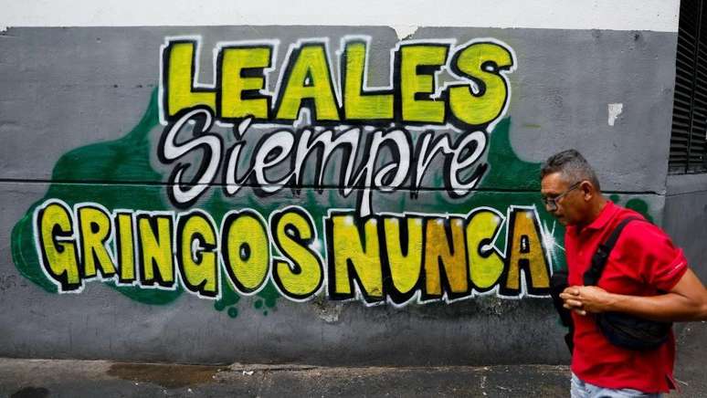 O governo lan&ccedil;ou uma campanha de propaganda nacionalista e cr&iacute;tica aos EUA