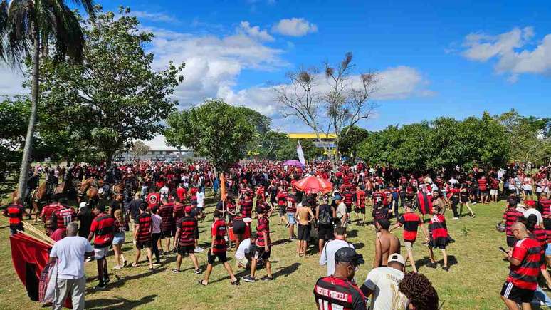 Torcedores na chegada ao Galeão –