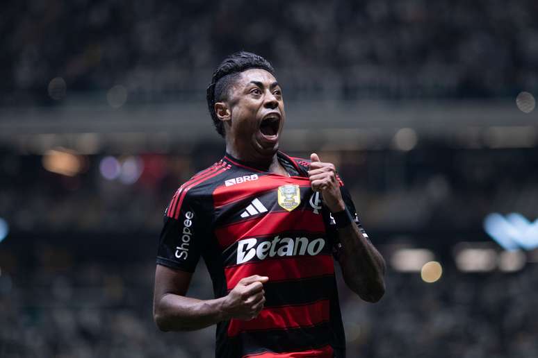 Bruno Henrique comemora gol para o Flamengo