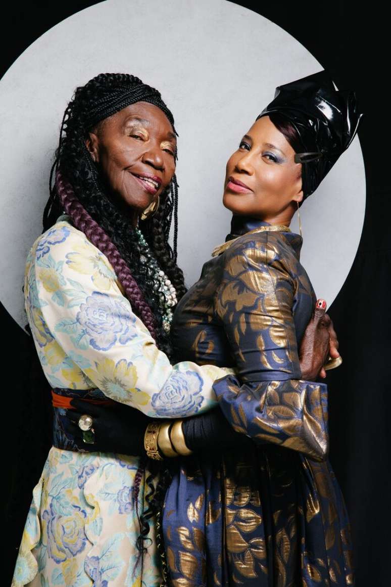 Lia de Itamarac&aacute; e Da&uacute;de lan&ccedil;am projeto juntas