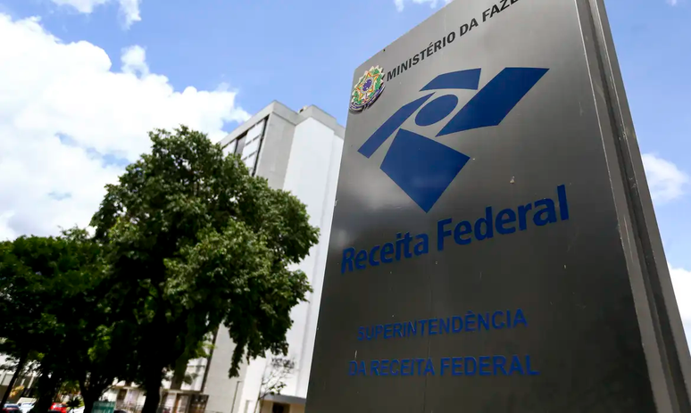 A Receita Federal afirma que já identificou 17 fundos ligados ao grupo, que somam patrimônio líquido de R$ 8 bilhões