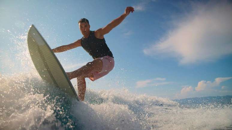 Tom Vanderbilt aprendeu a surfar com quase 40 anos