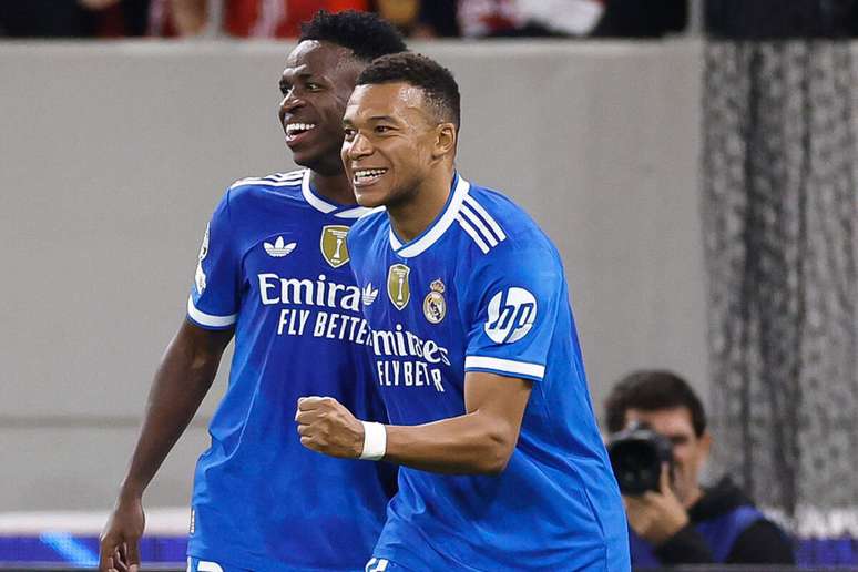 Mbapp&eacute; marcou dois gols com passe de Vini Jr &ndash;