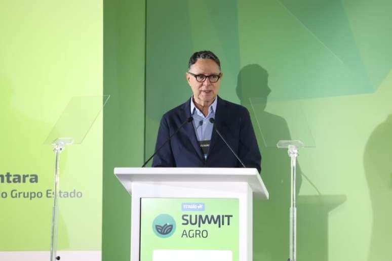 'O Summit Agro 2025 nos chama a pensar em como o setor pode ser motor de desenvolvimento econ&ocirc;mico, social e ambiental', diz Eur&iacute;pedes Alc&acirc;ntara