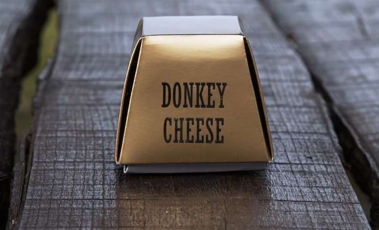 Exclusivo da reserva Zasavica, o queijo sérvio tornou-se símbolo de luxo na alta gastronomia internacional – Reprodução Youtube