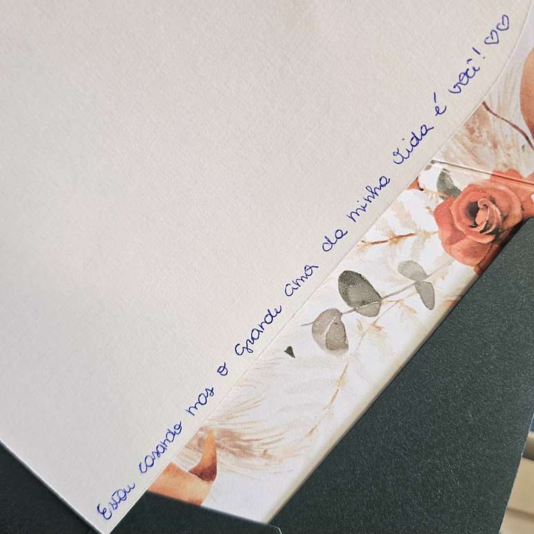 Tha&iacute;s escreveu para Ana trecho de m&uacute;sica de Gian & Giovani