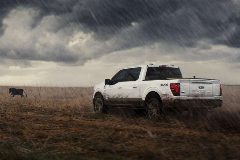 రెడీ సెట్ ఫోర్డ్ చిత్రంలో ఫోర్డ్ F-150: పొజిషనింగ్ మార్పు