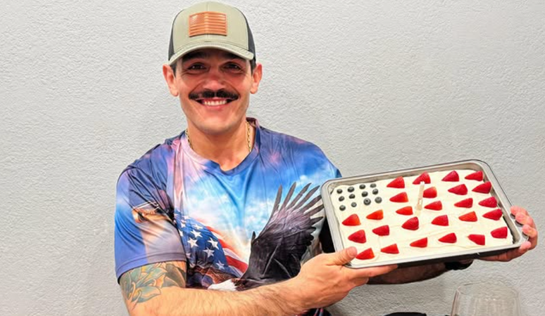 ఇంజనీర్ యూరి బోటెల్హో (36) పెరూలో పాదయాత్ర చేస్తుండగా పిడుగుపాటుకు గురై మరణించాడు