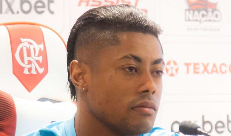 ఫ్లెమెంగోకు చెందిన బ్రూనో హెన్రిక్, తన కూతురి గురించి వివాదాన్ని ఎదుర్కొంటున్నారా? అతని పేరుతో కూడిన కొత్త ఆరోపణకు సంబంధించి ఆటగాడి అధికారిక ప్రకటన.