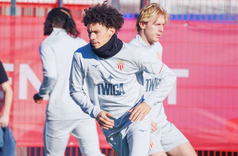 Monaco tenta se recuperar na temporada com uma vit&oacute;ria sobre o rival &ndash;