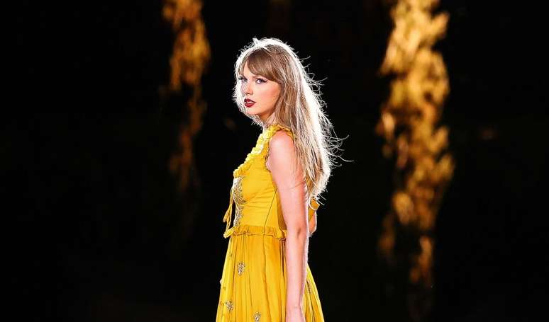 90 రేయిస్ బ్రెజిలియన్ పెర్ఫ్యూమ్ మీకు టేలర్ స్విఫ్ట్ సువాసనతో సమానమైన వాసనను కలిగిస్తుంది.