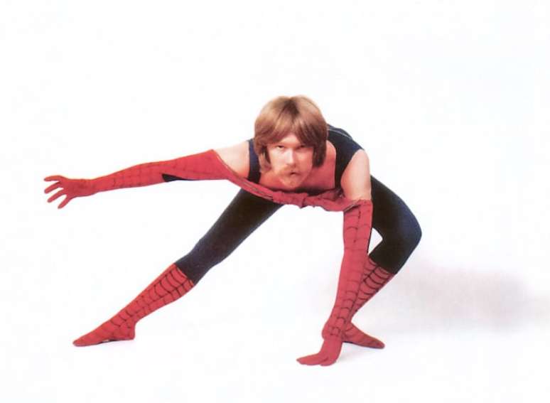 నటుడు, తోలుబొమ్మ మరియు నృత్యకారుడు, డానీ సీగ్రెన్ మొదటి ప్రత్యక్ష-యాక్షన్ స్పైడర్ మాన్