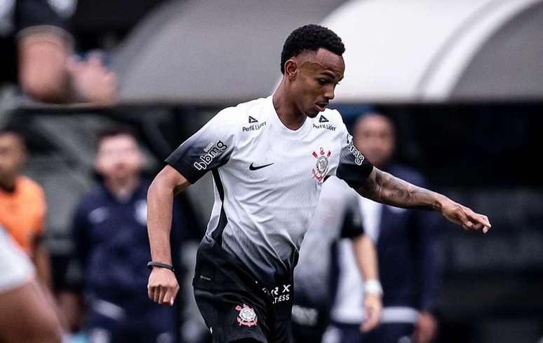 விட்டோர் டூராடோ இந்த ஆண்டு 20 வயதுக்குட்பட்டோருக்காக 13 போட்டிகளில் விளையாடினார் –