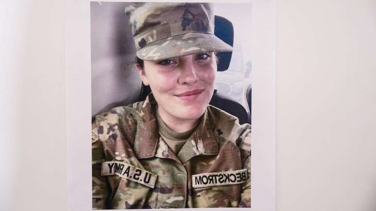 సారా బెక్స్‌ట్రోమ్ వయస్సు 20 సంవత్సరాలు మరియు థాంక్స్ గివింగ్ సెలవుదినం సందర్భంగా వాషింగ్టన్‌లో పని చేయడానికి స్వచ్ఛందంగా ముందుకు వచ్చింది.