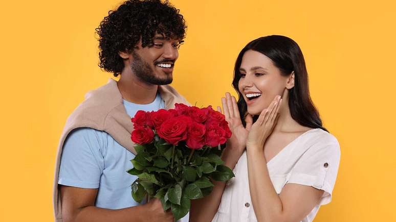 డిసెంబర్‌లో మీ ప్రేమ రంగంలో నక్షత్రాలు ఏమి ప్రకాశిస్తాయో చూడండి