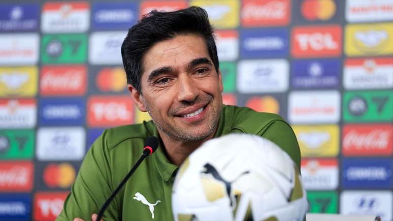 Abel Ferreira durante coletiva na véspera da final da Libertadores