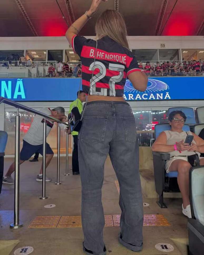 Ella Rose em uma das idas ao Maracanã –