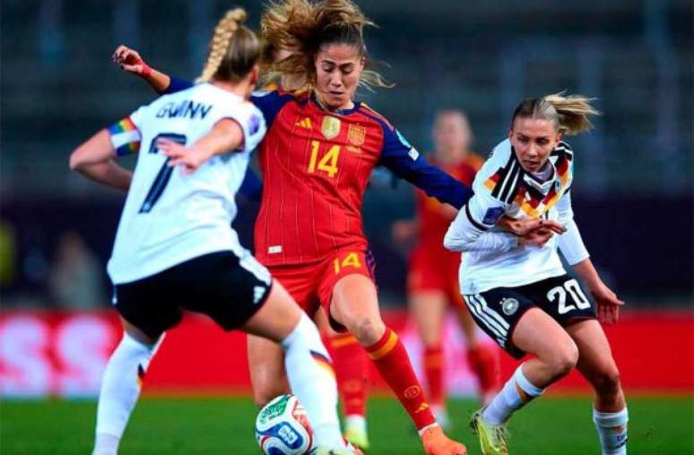 Mesmo com bolas na trave para ambos os lados, as seleções não saíram do zero na Alemanha –