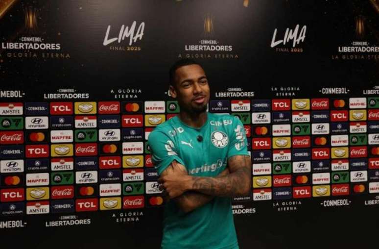 లిమాలో పాల్మీరాస్ యొక్క మొదటి శిక్షణా సమయంలో అలన్ –