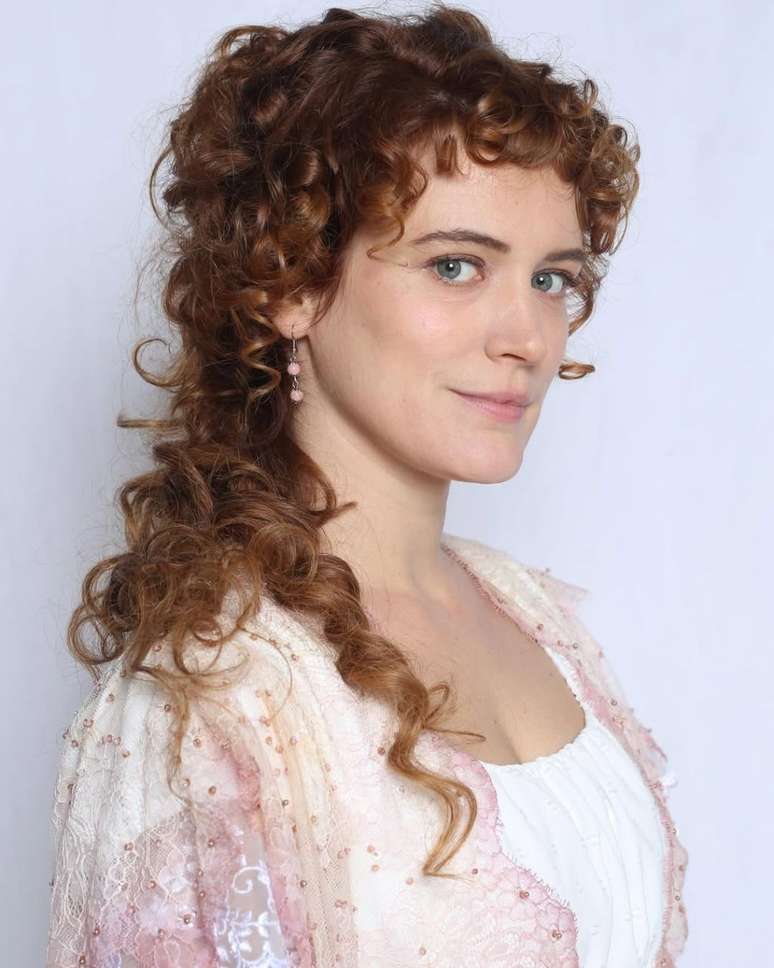 Bianca Bin caracterizada para a novela Dona Beja