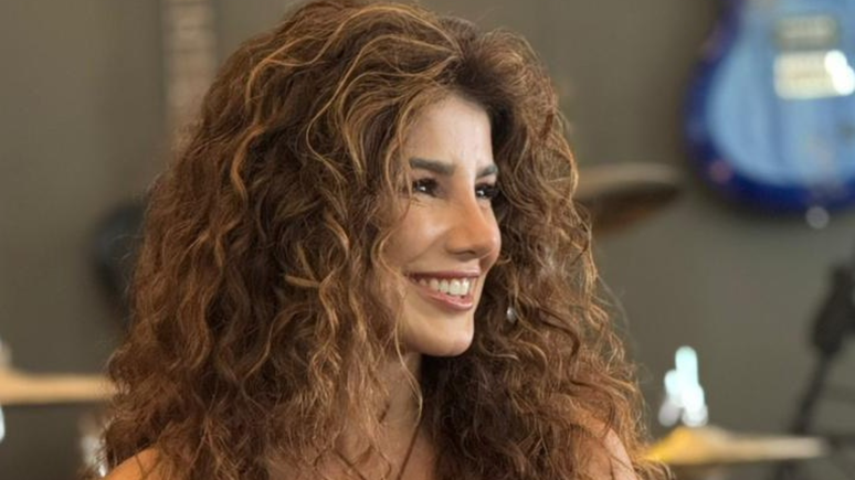 పౌలా ఫెర్నాండెజ్ తన కెరీర్‌లో కొత్త దశను ప్రారంభించింది