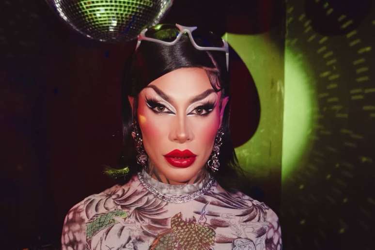 Grag Queen no lançamento de Cósmica