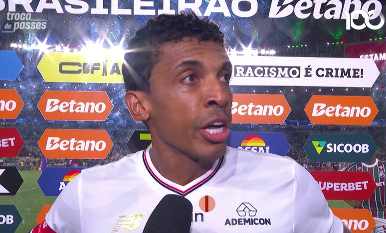 లూయిజ్ గుస్తావో, సావో పాలో మిడ్‌ఫీల్డర్, ఫ్లూ యొక్క చారిత్రాత్మక పరాజయాన్ని ఎదుర్కొన్నాడు: 'ఇది మీ ముఖాన్ని చూపించాల్సిన సమయం'