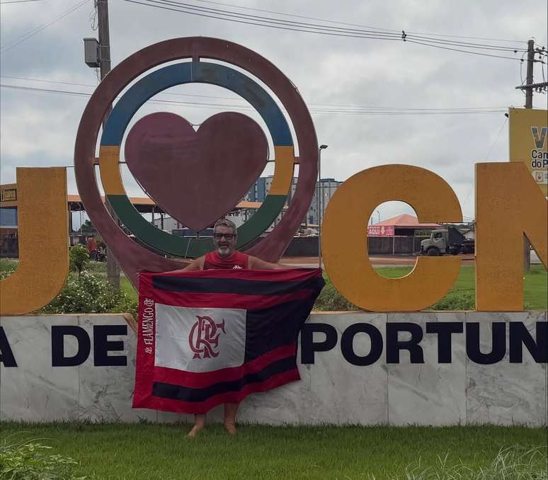 Torcedor do Flamengo, Rene vai à Lima de carro para final da Libertadores
