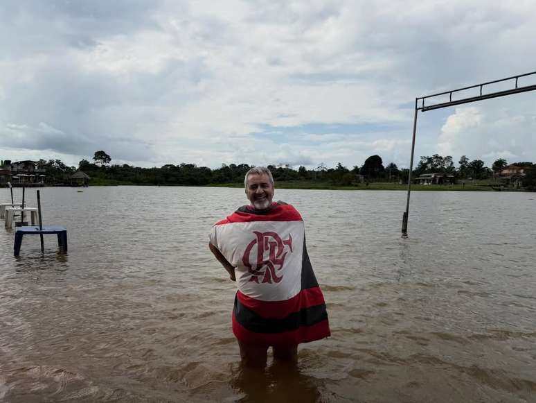 Torcedor do Flamengo, Rene vai à Lima de carro para final da Libertadores