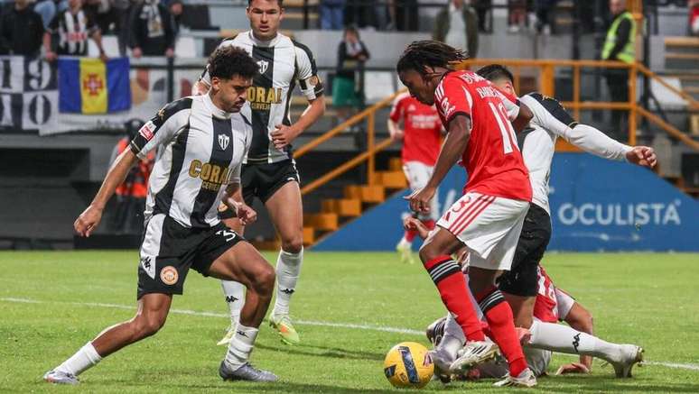 நேஷனலின் அடையாளத்தை கடக்க பார்ரிரோ முயற்சிக்கிறார்