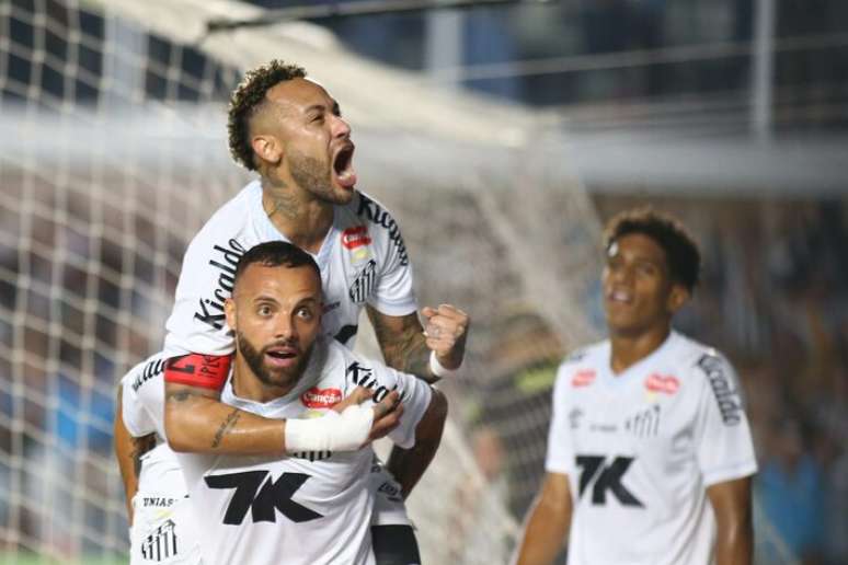 Neymar led Santos' victory over Sport.