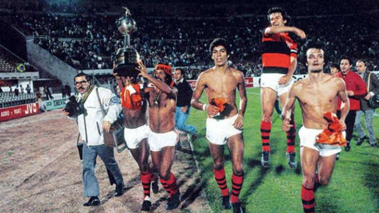 Flamengo celebra a conquista da LIbertadores de 1981. Seu primeiro caneco continental.