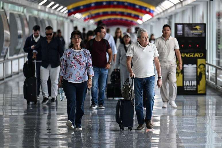 Milhares de passageiros j&aacute; foram afetados por suspens&atilde;o de voos na Venezuela nos &uacute;ltimos dias